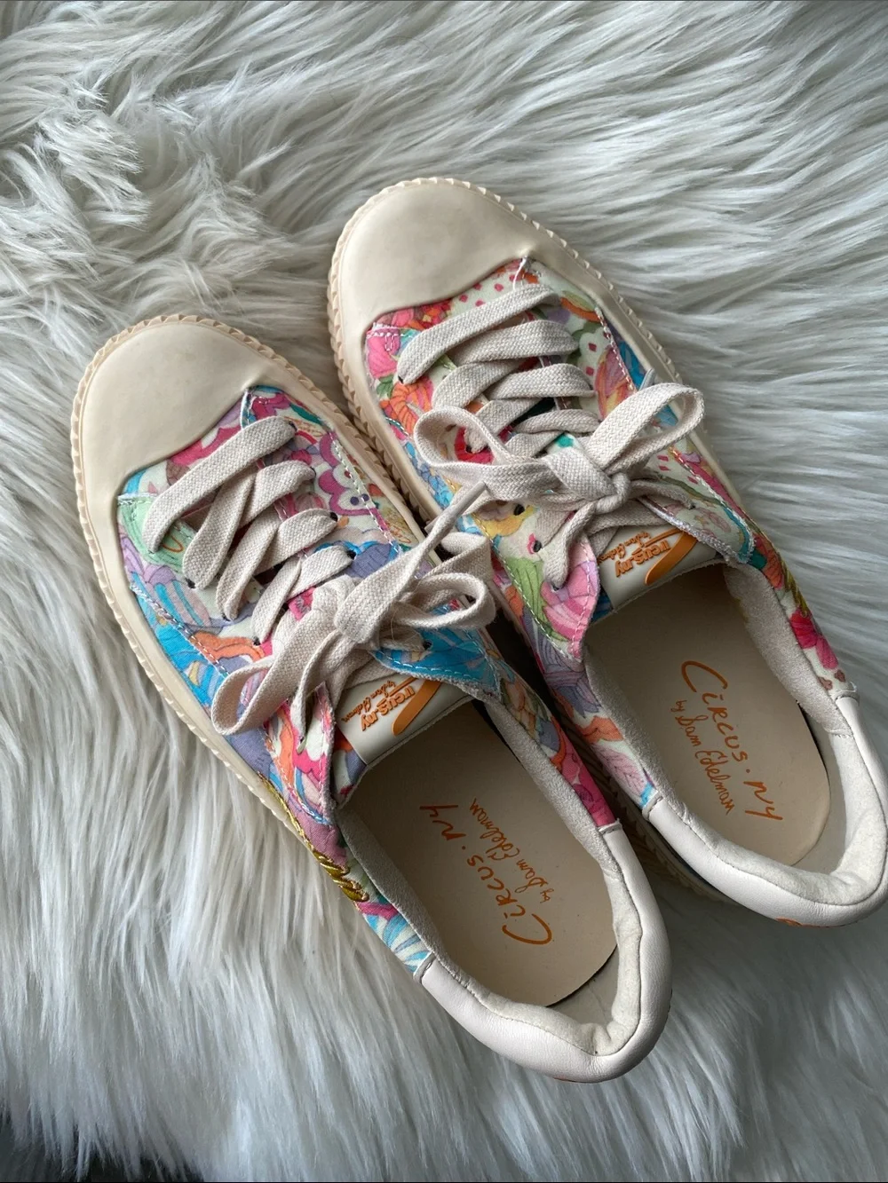 Circus by Sam Edelman bold floral